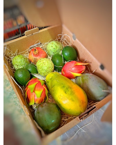 Mix Andaluz | SURTIDOS | Adéntrate en el fascinante mundo de las frutas tropicales con el Mix Andaluz, una selección cuidados...